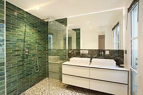 Sublime Apartment With AC Louvre Museum