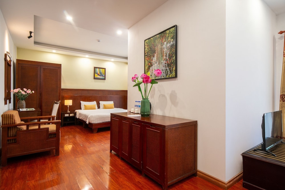 Shine Hue Hotel 2