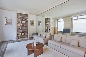 Elegant Appartment St Germain des Pres Invalides