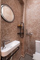 Vintage Acropolis Retreat Charming 3-bdrm in Koukaki
