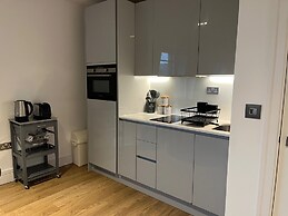 2br-modern-fullkitchen-25mincentrallondon-parking