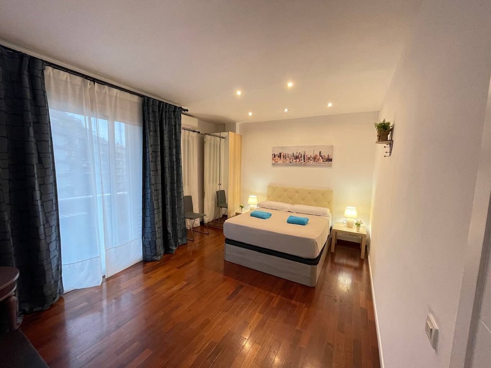 Rooms Nuevo Paris