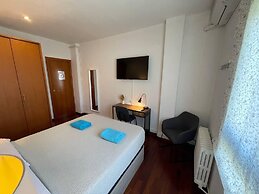Rooms Nuevo Paris