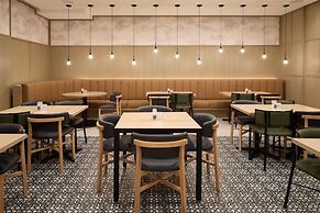 Hyatt Place Montreal Airport