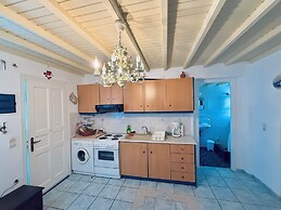 Stylish 2 Bd Escape Apt at Ornos Beach