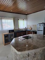 Uluwatu 3 Bed Luxury Villa-pool-magic Ocean Views