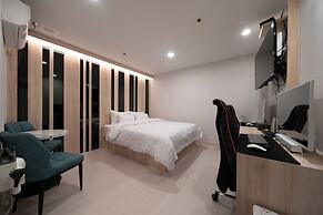 Hwajeong Hotel jun