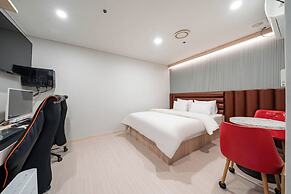 Hwajeong Hotel jun