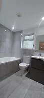 Bromley Manor - Spacious 11 Bedroom House
