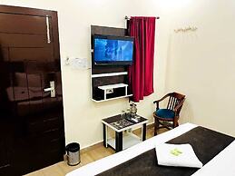 Hotel RAJ - Near Railway Station