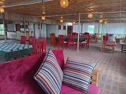 ngirisi hill silverback  lodge-bwindi