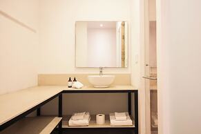 B10 Distinctive Hotel