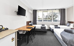 Golden Hills Motel