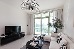 Stylish Emaar Beachfront 2BR w Beach Access