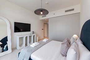 Stylish Emaar Beachfront 2BR w Beach Access