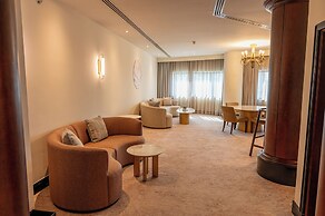 Majestic Cove Hotel