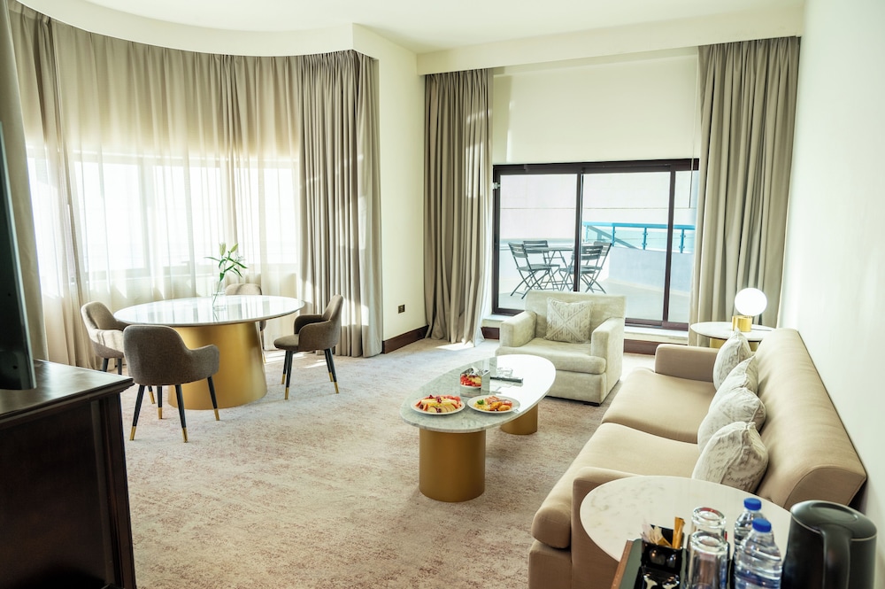 Majestic Cove Hotel