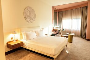 Majestic Cove Hotel