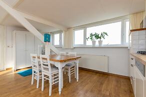 Bright Apartment Near Beach
