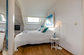 Bright Apartment Near Beach