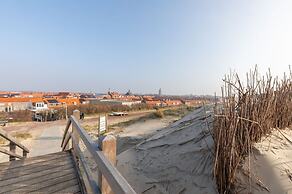 Bright Apartment Near Beach