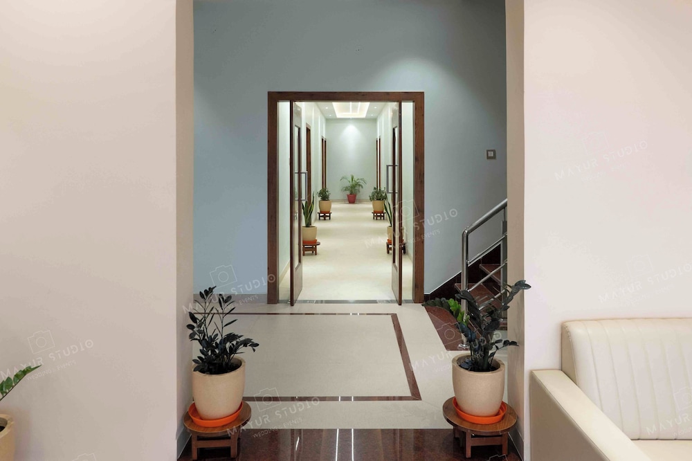 HOTEL SHIVA NILAY INN