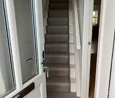 Anglesey Retreat - 2 Beds - Sleeps 3 - Parking