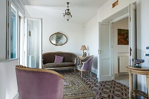 Villa in Paceco With Pool and Countryside Views