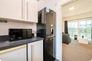 2bed Apt - City Centre With Balcony - Sleeps 6