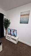 2bed Apt - City Centre With Balcony - Sleeps 6