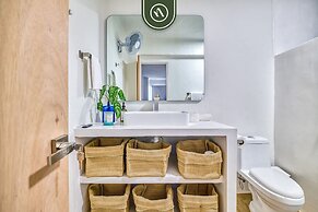 2BR Condo With Ocean View - Private Terrace