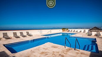 2BR Condo With Ocean View - Private Terrace