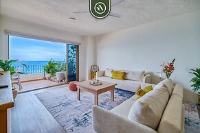 2BR Condo With Ocean View - Private Terrace