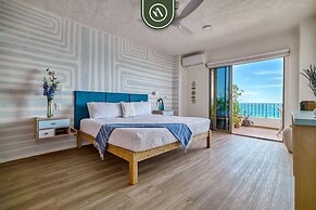 2BR Condo With Ocean View - Private Terrace