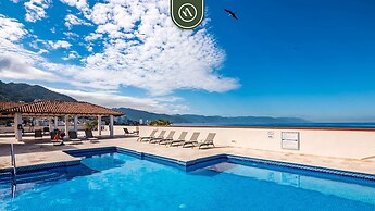 2BR Condo With Ocean View - Private Terrace