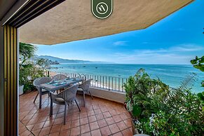 2BR Condo With Ocean View - Private Terrace