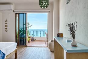 2BR Condo With Ocean View - Private Terrace