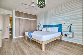 2BR Condo With Ocean View - Private Terrace