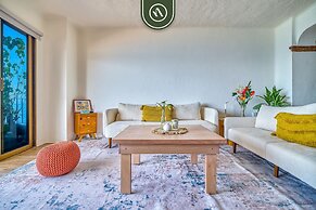 2BR Condo With Ocean View - Private Terrace