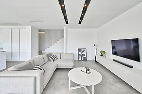 5-bedroom Villa Near Split With Pool