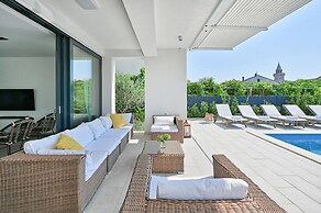 5-bedroom Villa Near Split With Pool