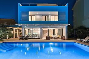 5-bedroom Villa Near Split With Pool