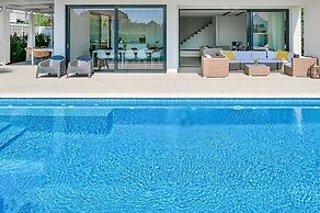 5-bedroom Villa Near Split With Pool