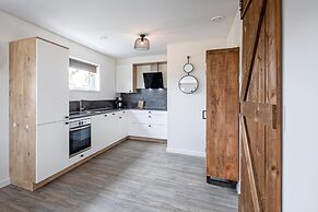 2 Cosy Homes With Wellness Garden