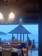 The Ariras Resort