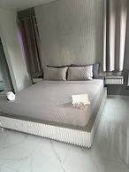 Level suites