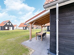 Luxurious Holiday Home With Parking