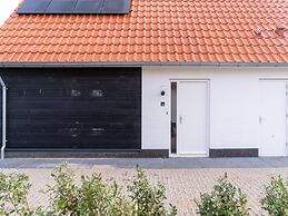 Luxurious Holiday Home With Parking