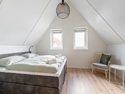 Luxurious Holiday Home With Parking