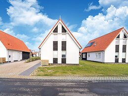Luxurious Holiday Home With Parking